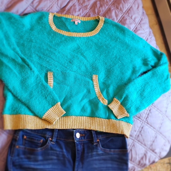 Juicy Sweater So so soft! - Picture 4 of 6